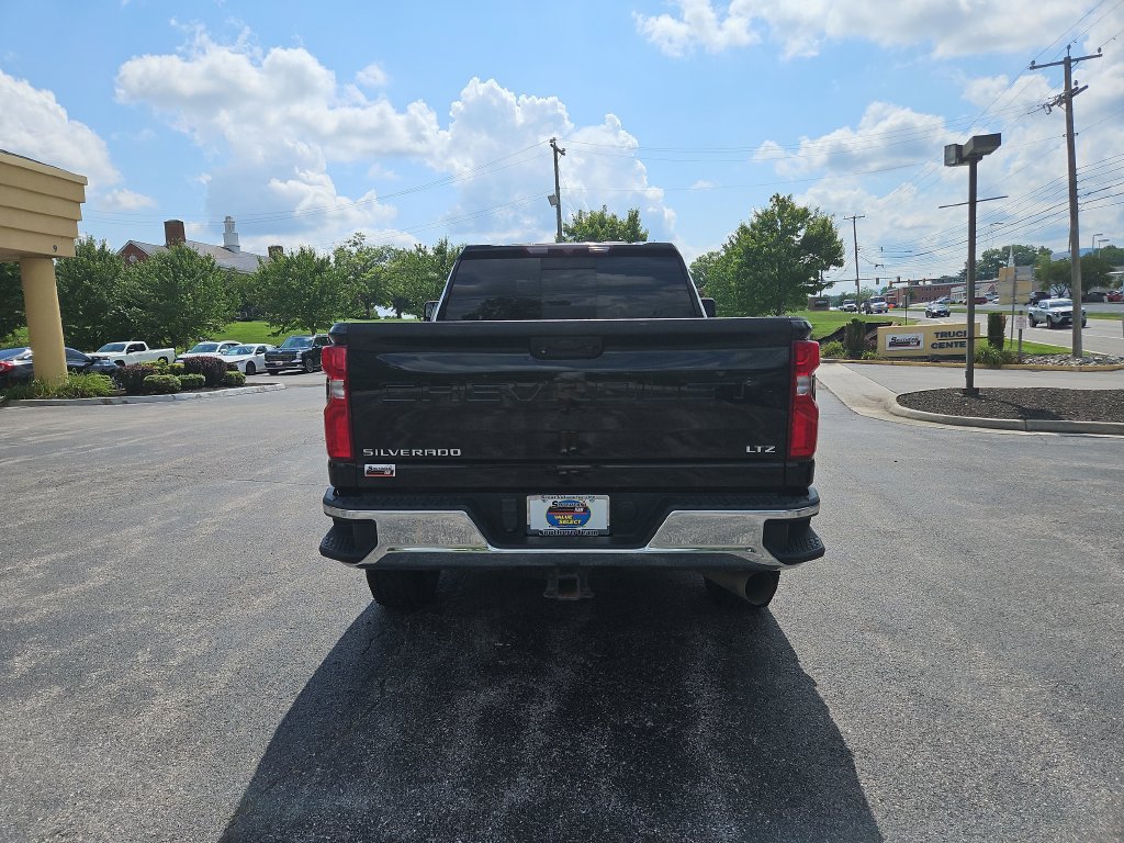 Used 2020 Chevrolet Silverado 2500 LTZ w/ LTZ Convenience Package AWD/4WD image 4