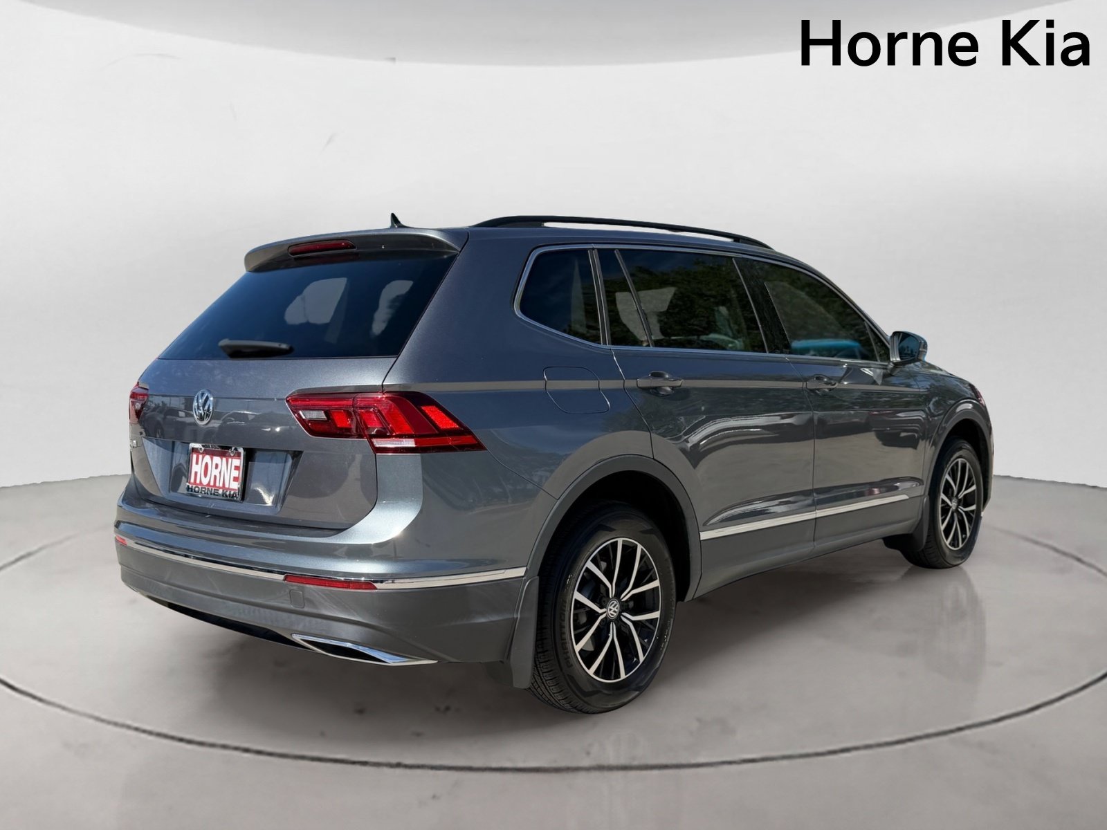 Used 2021 Volkswagen Tiguan SE FWD image 4