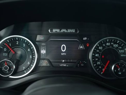 Used 2025 RAM 1500 Laramie image 28