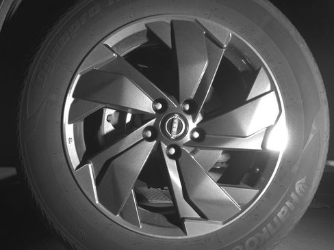 Used 2025 Nissan Rogue SV image 12