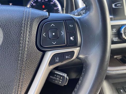 Used 2017 Toyota Highlander XLE image 21