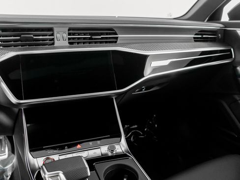 Used 2025 Audi RS 6 performance image 32