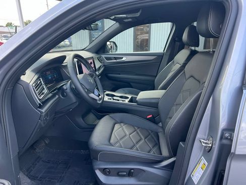 Used 2024 Volkswagen Atlas Cross Sport SE AWD/4WD image 9