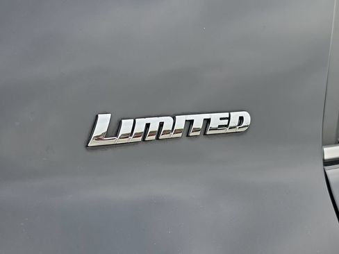 Used 2021 Toyota 4Runner Limited AWD/4WD image 16