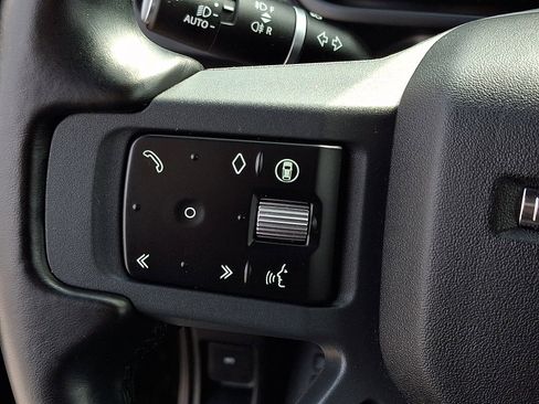 Used 2024 Land Rover Defender 130 X-Dynamic SE image 24