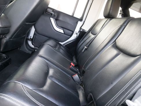 Used 2014 Jeep Wrangler Unlimited Sahara w/ Connectivity Group AWD/4WD image 12