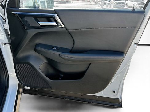 Used 2024 Mitsubishi Outlander SE image 31