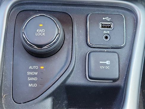 Used 2018 Jeep Compass Latitude w/ Popular Equipment Group image 33