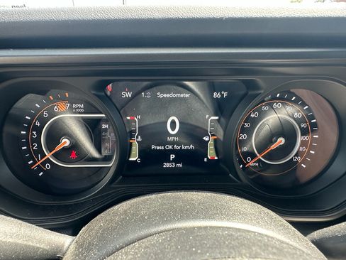 Used 2024 Jeep Wrangler Unlimited Rubicon AWD/4WD image 16