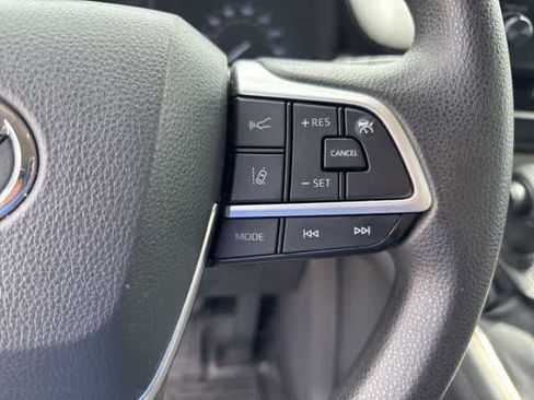Used 2021 Toyota Sienna LE FWD image 12