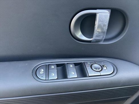 New 2025 Hyundai Ioniq 5 SE image 11