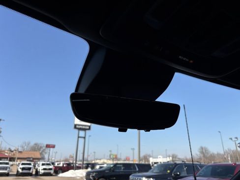 Used 2025 Chevrolet Silverado 2500 ZR2 w/ Technology Package image 45