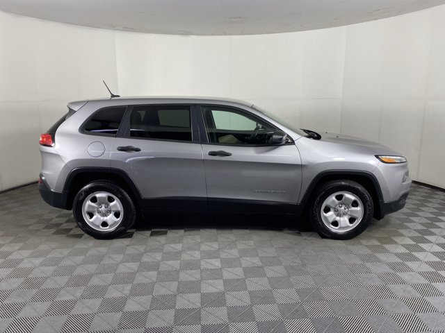 Used 2017 Jeep Cherokee Sport AWD/4WD image 4