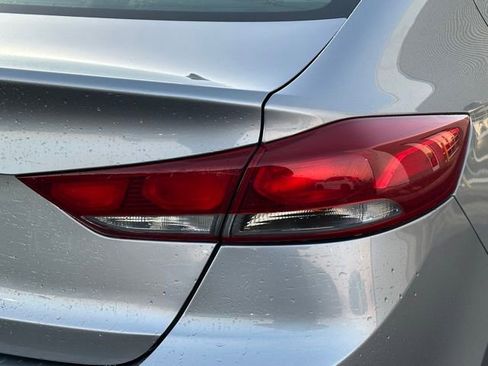 Used 2017 Hyundai Elantra SE image 14