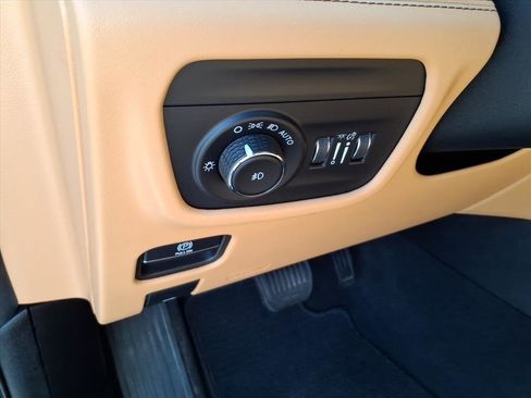 Used 2022 Jeep Grand Cherokee L Summit AWD/4WD image 15