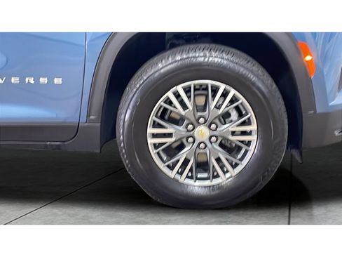 Used 2025 Chevrolet Traverse LT AWD/4WD image 21