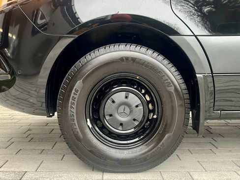 Used 2025 Mercedes-Benz Sprinter 2500 image 47