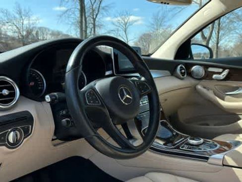 Used 2018 Mercedes-Benz GLC 300 4MATIC Coupe image 10
