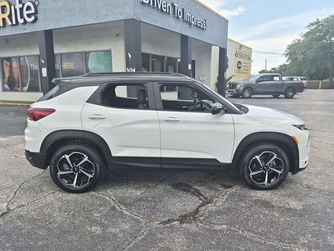 Used 2022 Chevrolet TrailBlazer RS w/ Sun and Liftgate Package AWD/4WD image 4