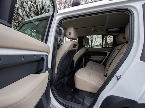 Used 2020 Land Rover Defender 110 S image 25