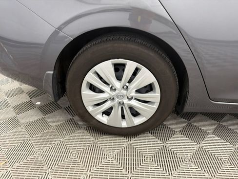 Used 2025 Nissan Sentra S FWD image 17