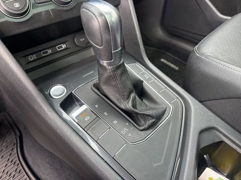 Used 2018 Volkswagen Tiguan S FWD image 31