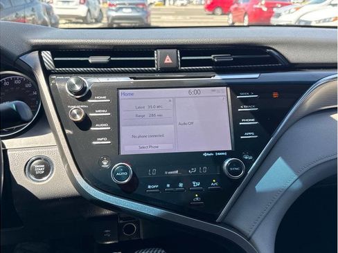 Used 2018 Toyota Camry SE w/ Audio Package FWD image 22