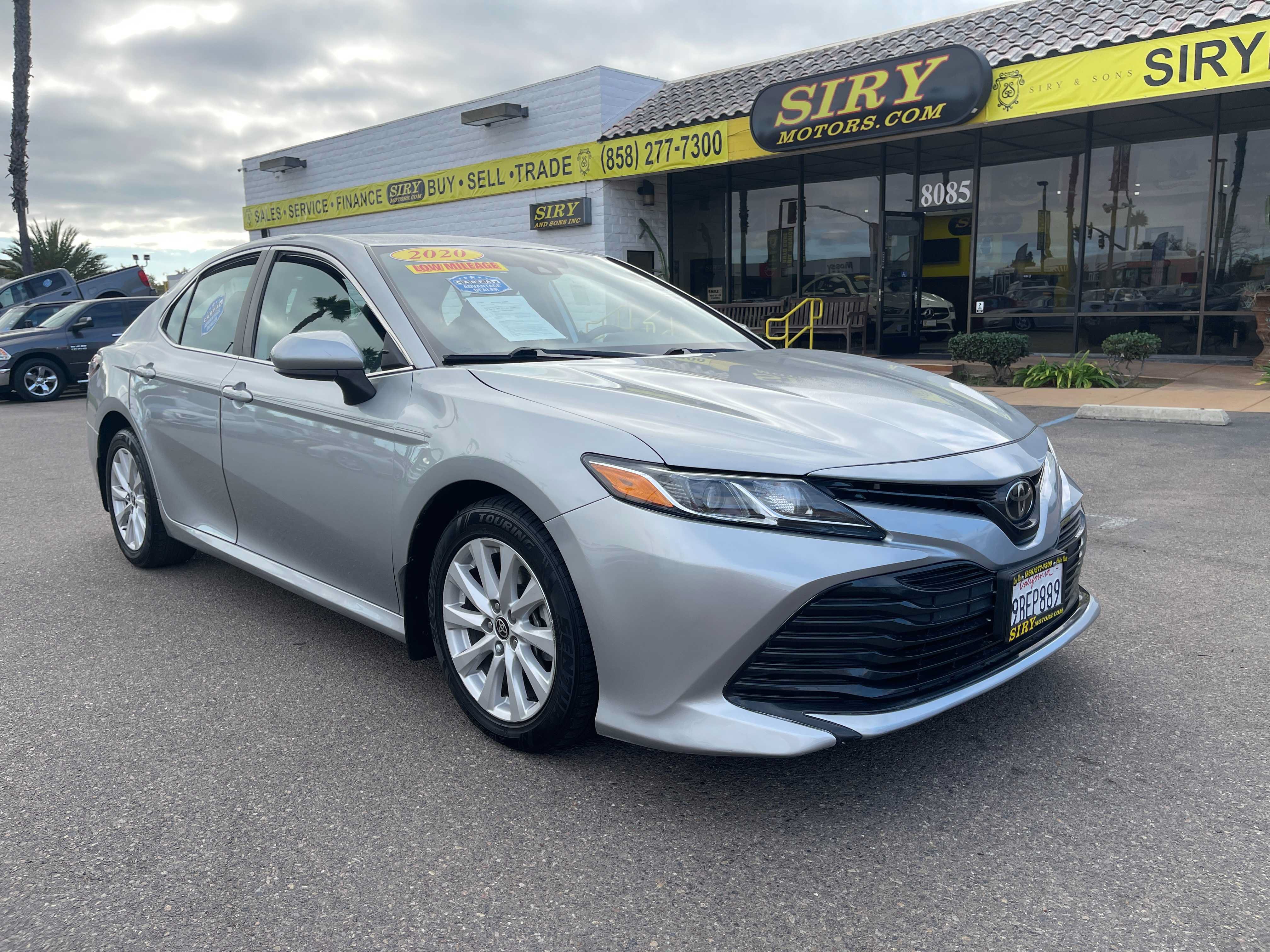 Used 2020 Toyota Camry LE AWD/4WD image 1