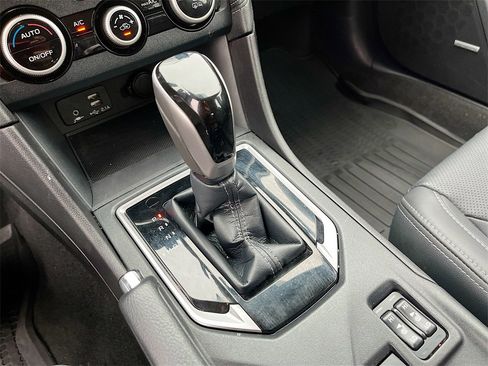 Used 2023 Subaru Impreza 2.0i Limited w/ Popular Package #2 image 17