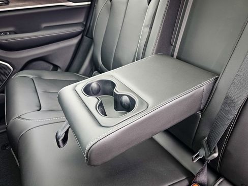 New 2026 Jeep Grand Cherokee Limited image 36