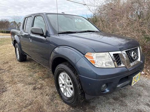 Used 2016 Nissan Frontier SV image 9