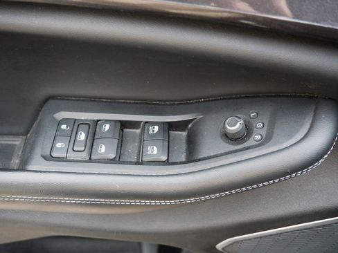 Used 2021 Jeep Grand Cherokee L Laredo image 15