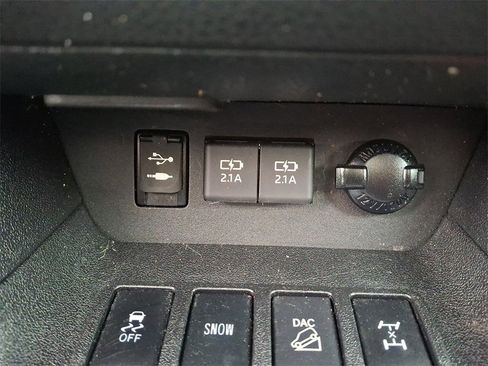 Used 2019 Toyota Highlander Limited Platinum image 28