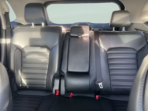 Used 2020 Ford Edge SEL image 25