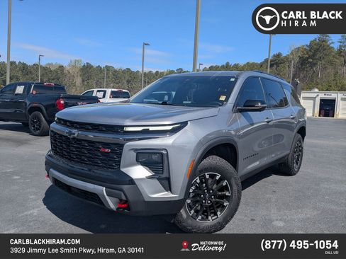 Used 2025 Chevrolet Traverse Z71 w/ Driver Confidence Package image 1