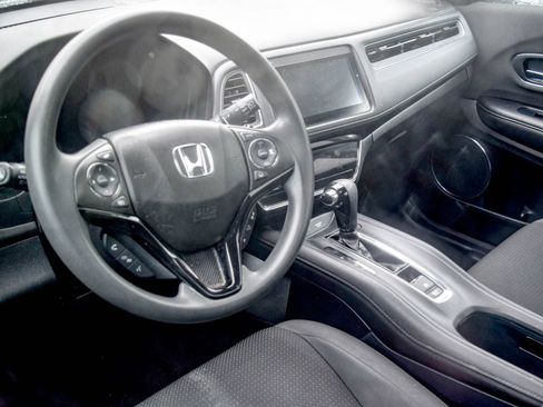 Used 2019 Honda HR-V EX image 11