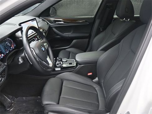 Used 2023 BMW X4 xDrive30i w/ Convenience Package image 6