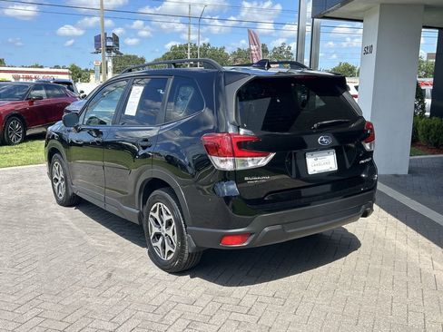 Used 2021 Subaru Forester Premium image 4