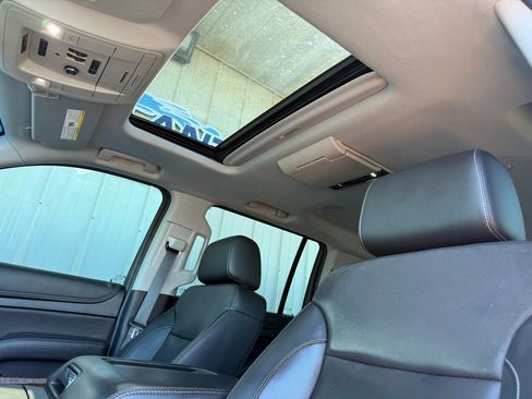 Used 2019 Chevrolet Suburban Premier AWD/4WD image 30