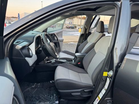 Used 2013 Toyota RAV4 XLE image 9