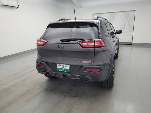 Used 2017 Jeep Cherokee Trailhawk w/ Cold Weather Group AWD/4WD image 7
