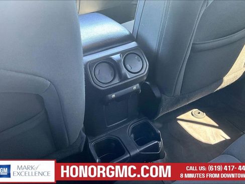 Used 2022 Jeep Gladiator Sport AWD/4WD image 11