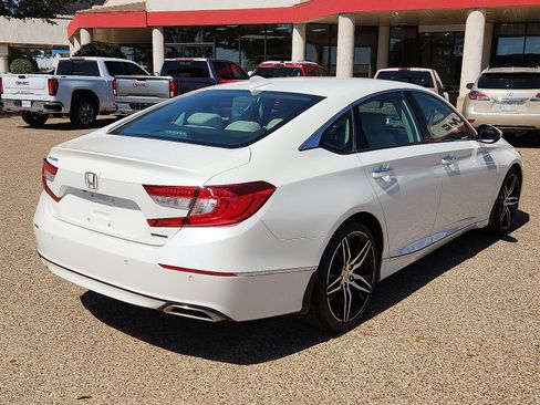 Used 2021 Honda Accord Touring image 4