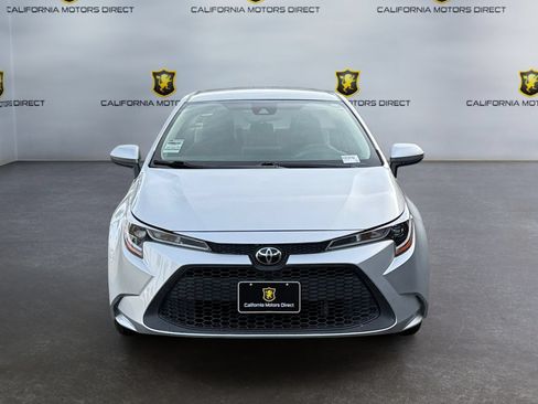 Used 2022 Toyota Corolla LE FWD image 2