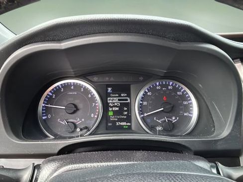 Used 2019 Toyota Highlander Plus image 12
