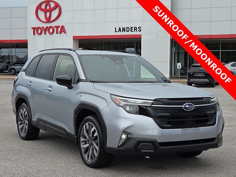 Used 2025 Subaru Forester Touring AWD/4WD image 1