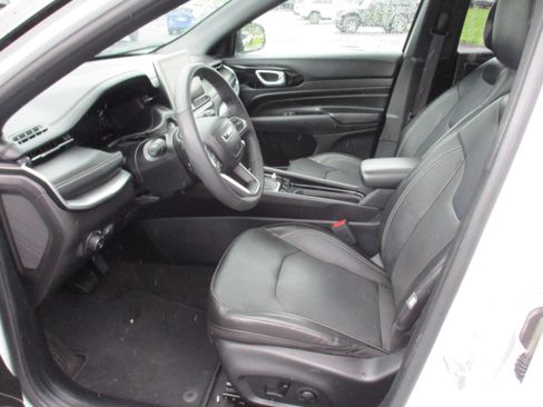 Certified 2023 Jeep Compass High Altitude AWD/4WD image 12