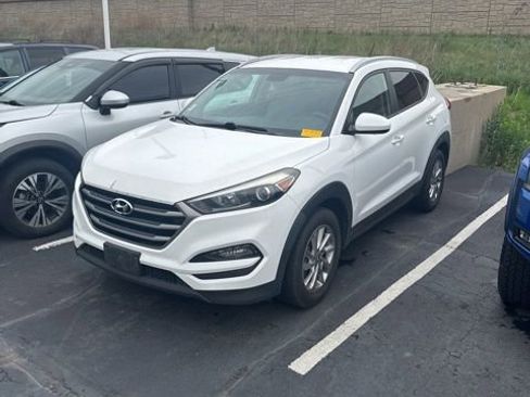 Used 2016 Hyundai Tucson SE w/ Option Group 12 FWD image 2