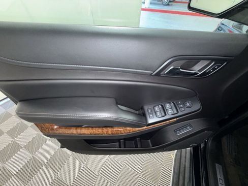 Used 2015 Chevrolet Suburban LTZ AWD/4WD image 15