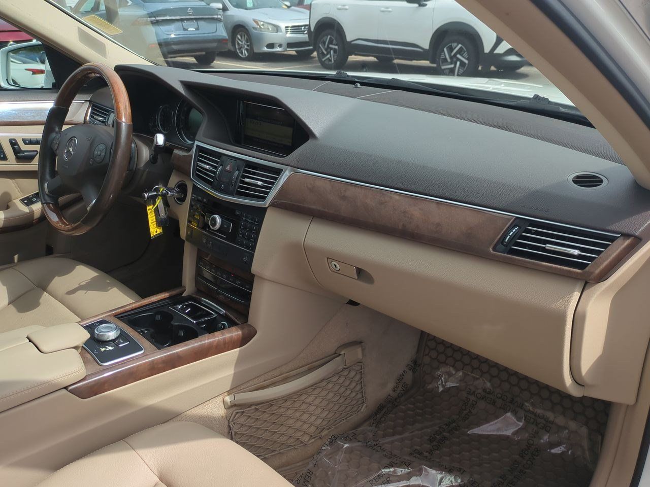 Used 2010 Mercedes-Benz E 350 Sedan image 43